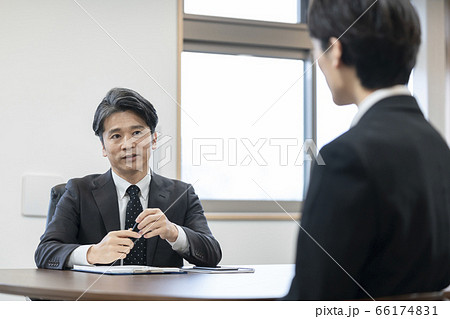 面接 面談 質問をする面接担当者 イメージ 面接 面談 質問をする面接担当者 イメージ 66174831