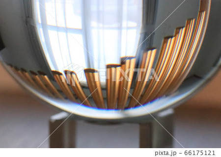 IRページ等　イメージ写真（金の棒グラフ・上昇チャート） 66175121