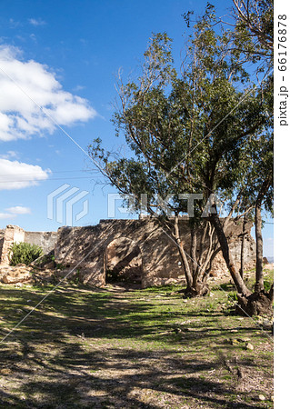 Park and an abandoned house, Dar Caid Hadji 66176878