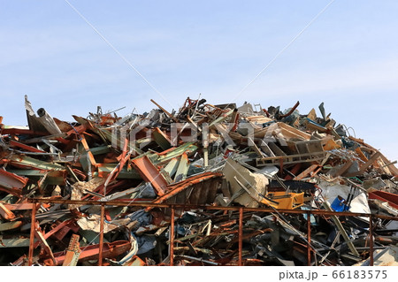鉄くずの山　イメージ 66183575