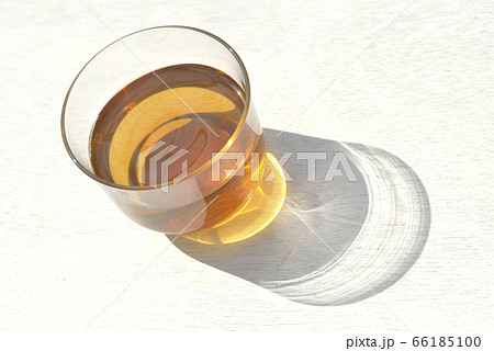 グラスのお茶 グラスのお茶 66185100