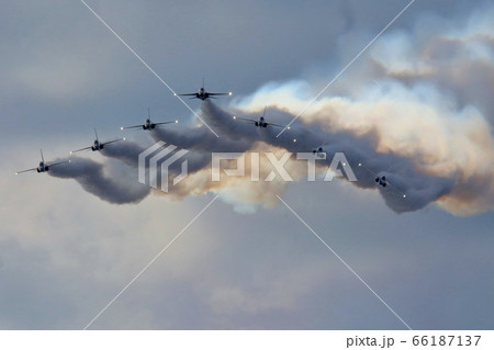 自然 航空機 飛行 66187137