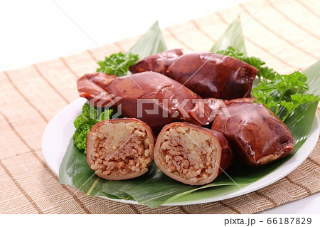 いかめし　もち米に味が染みている　断面の様子 66187829