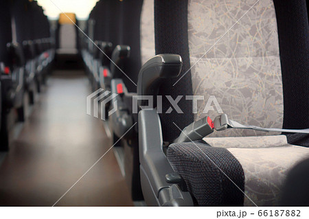 閑散としたバス業界 66187882