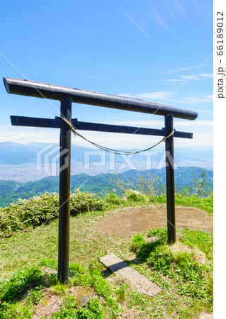 新緑の飯縄山登山（飯縄大明神） 66189012