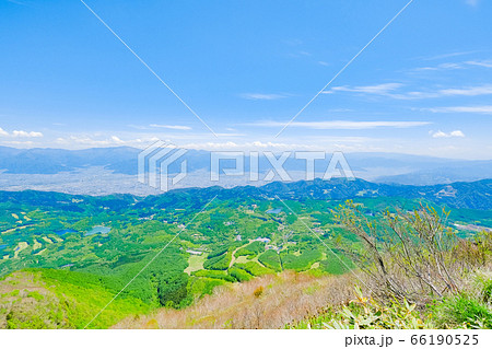 新緑の飯縄山登山（飯縄大明神からの眺め） 66190525