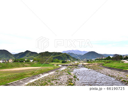馬見ヶ崎川河川敷 河原 瀧山方面 66190725