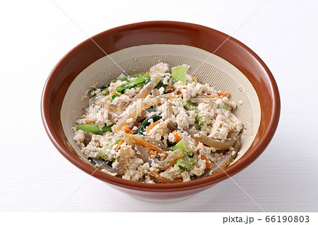 豆腐と野菜の和え物 66190803