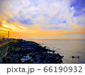 夕日 夕方 波 66190932