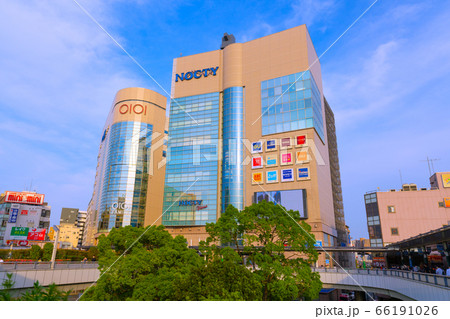 日本の川崎都市景観 溝の口駅（武蔵溝ノ口駅）前などを望む 66191026