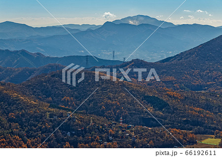 石割山稜線から見る三国山稜と箱根の山並み 66192611