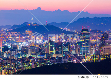 Seoul city skyline and skyscraper in downtown 66197829