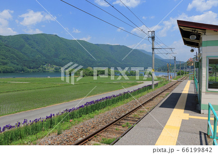 大糸線稲尾駅 初夏の木崎湖畔 大糸線稲尾駅 初夏の木崎湖畔 66199842