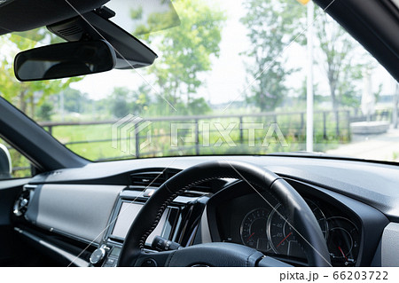 駐車中の車内から 66203722