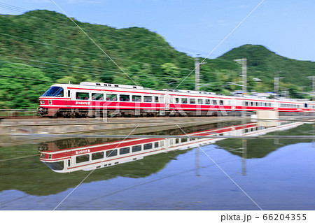 鉄道リフレクション 流し撮り 66204355