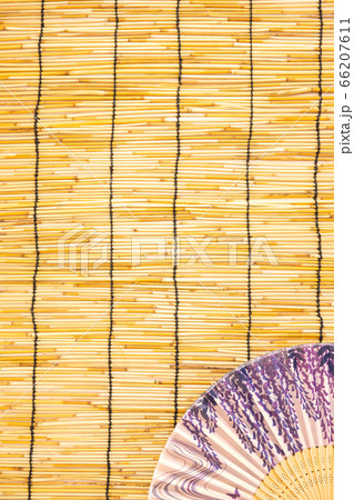 せんすとすだれ　和風夏イメージの背景素材 66207611