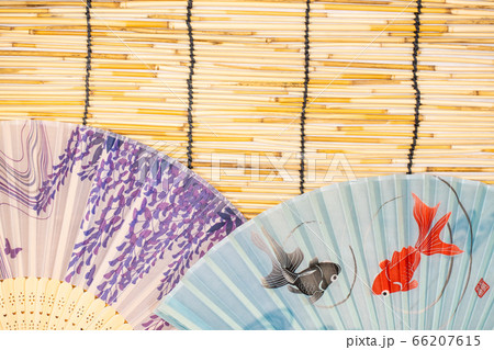 せんすとすだれ　和風夏イメージの背景素材 66207615