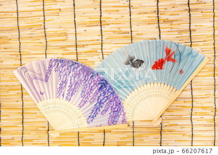 せんすとすだれ　和風夏イメージの背景素材 66207617