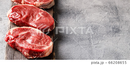 Shoulder cut, suitable for grilling and pan. 66208655