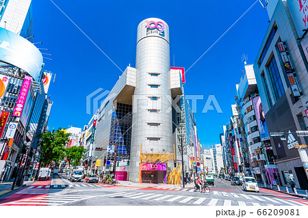 東京　渋谷　道玄坂下交差点 66209081