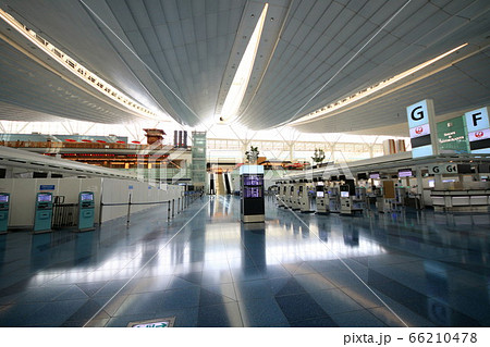 緊急事態宣言の羽田空港第3ターミナル 緊急事態宣言の羽田空港第3ターミナル 66210478