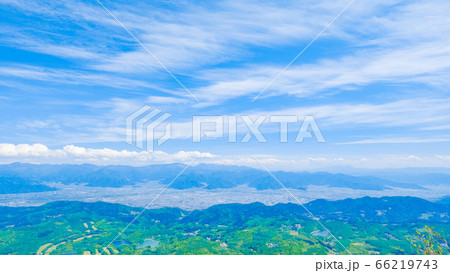 新緑の飯縄山登山(飯縄大明神からの眺め) 新緑の飯縄山登山(飯縄大明神からの眺め) 66219743