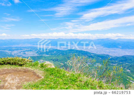 新緑の飯縄山登山(飯縄大明神からの眺め) 新緑の飯縄山登山(飯縄大明神からの眺め) 66219753