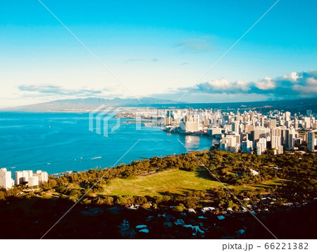ダイヤモンドヘッドからのホノルルの風景 ダイヤモンドヘッドからのホノルルの風景 66221382