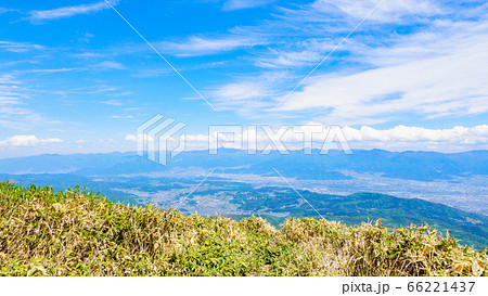 新緑の飯縄山登山（飯縄山山頂からの眺め） 66221437
