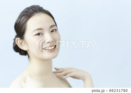 ビューティー　若い女性 66231780