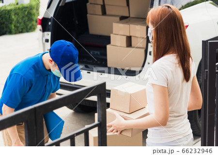 delivery man head around respect for thanks thank 66232946