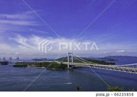 瀬戸大橋と塩飽諸島　岡山県倉敷市 66235858