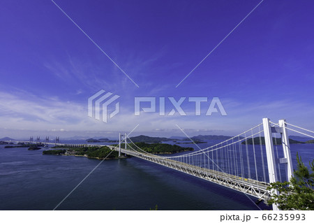 瀬戸大橋と塩飽諸島　岡山県倉敷市 66235993
