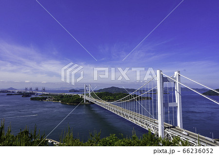 瀬戸大橋と塩飽諸島　岡山県倉敷市 66236052