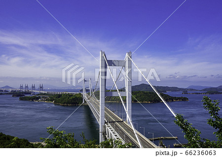 瀬戸大橋と塩飽諸島　岡山県倉敷市 66236063