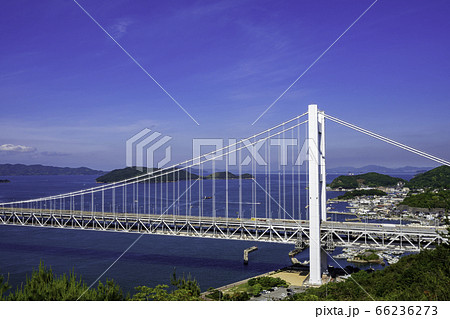 瀬戸大橋と下津井港　岡山県倉敷市 66236273