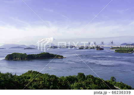 瀬戸大橋と松島　岡山県倉敷市 66236339