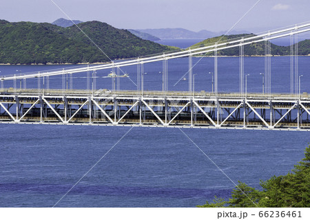 瀬戸大橋と瀬戸大橋線　岡山県倉敷市 66236461