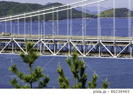 瀬戸大橋と瀬戸大橋線　岡山県倉敷市 66236465
