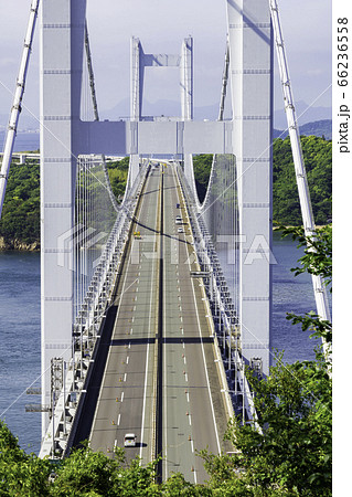 瀬戸大橋と櫃石島　岡山県倉敷市 66236558