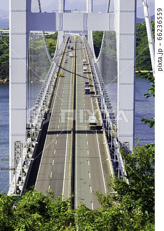 瀬戸大橋と櫃石島　岡山県倉敷市 66236559