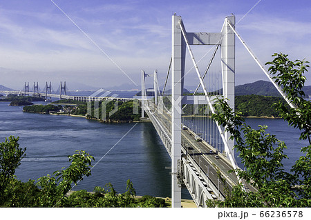 瀬戸大橋と櫃石島　岡山県倉敷市 66236578