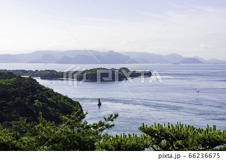 鷲羽山から眺める釜島　岡山県倉敷市 66236675