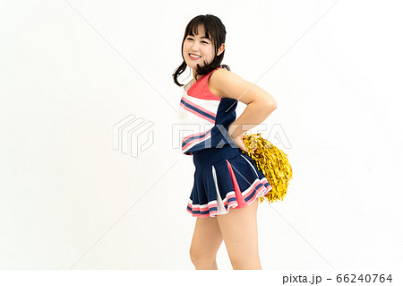 チアリーダー若い女性 66240764