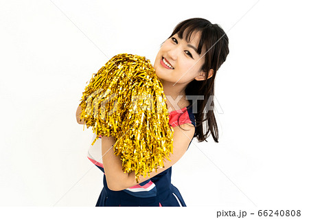 チアリーダーの若い女性 チアリーダーの若い女性 66240808