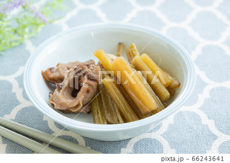 ふきとちくわの煮物 ふきとちくわの煮物 66243641