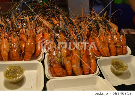タイ屋台のエビ 66246318
