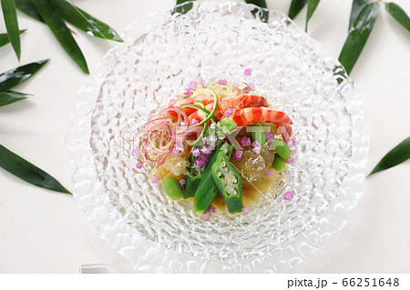 夏野菜と海老の炊き合わせ 夏野菜と海老の炊き合わせ 66251648