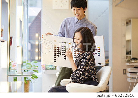 美容室 ヘアカラーの色見本の写真素材