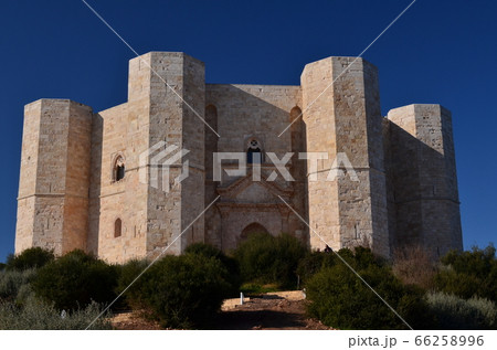 Castel del Monte, Italy  カステルデルモンテ　イタリア 66258996